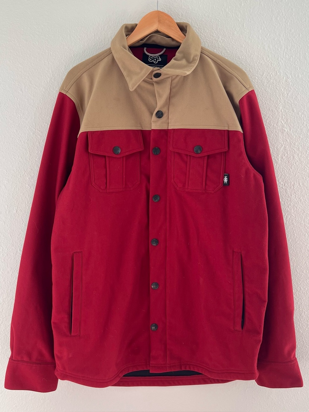 SAGA Red and Tan Snowboard Softshell Jacket Removable Hood Water Resistant XL